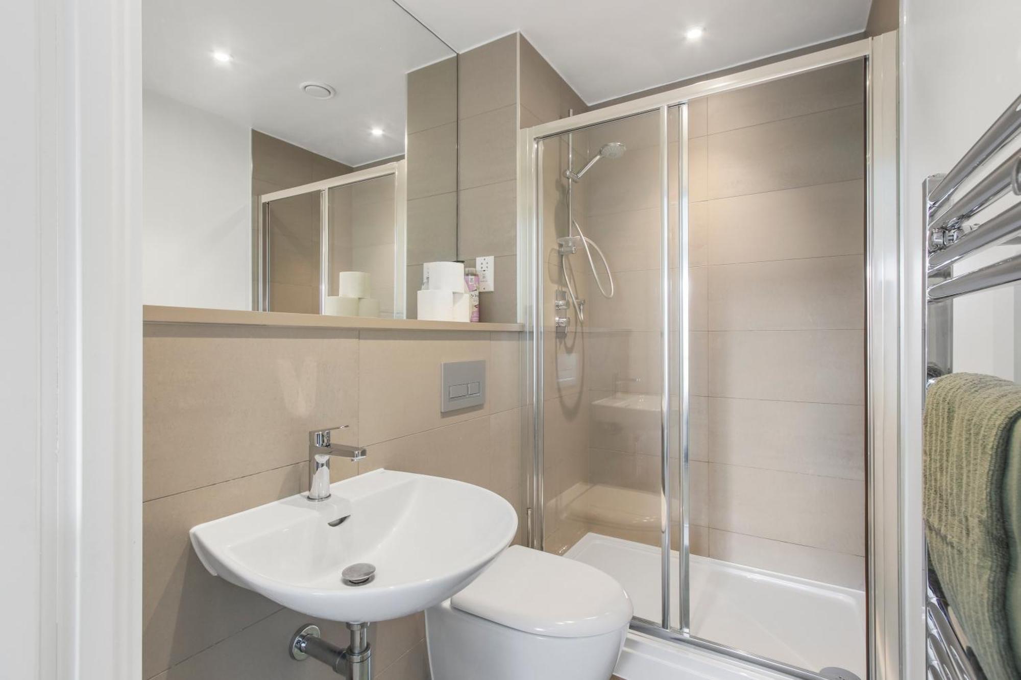 Centrally Located - Modern - 2Bed - 2Bath Apartment London Eksteriør bilde