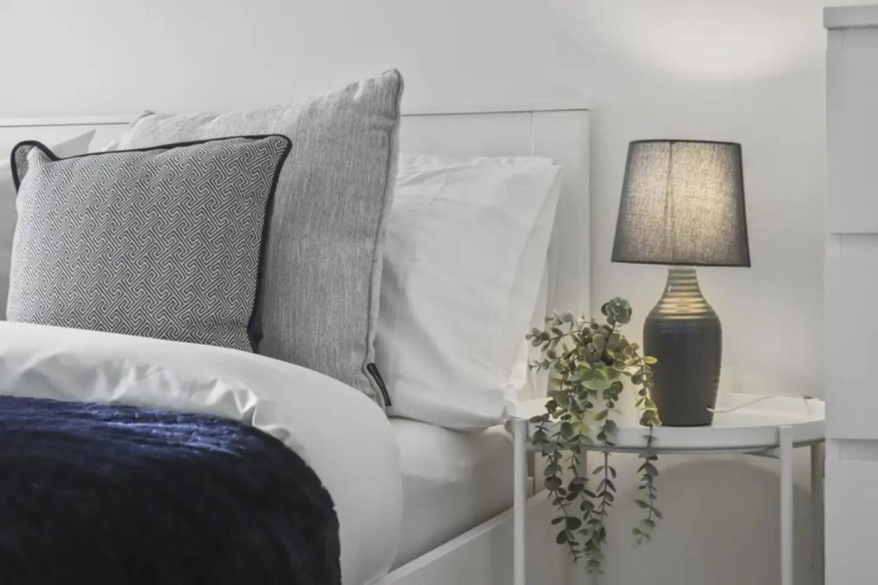 Centrally Located - Modern - 2Bed - 2Bath Apartment London Eksteriør bilde