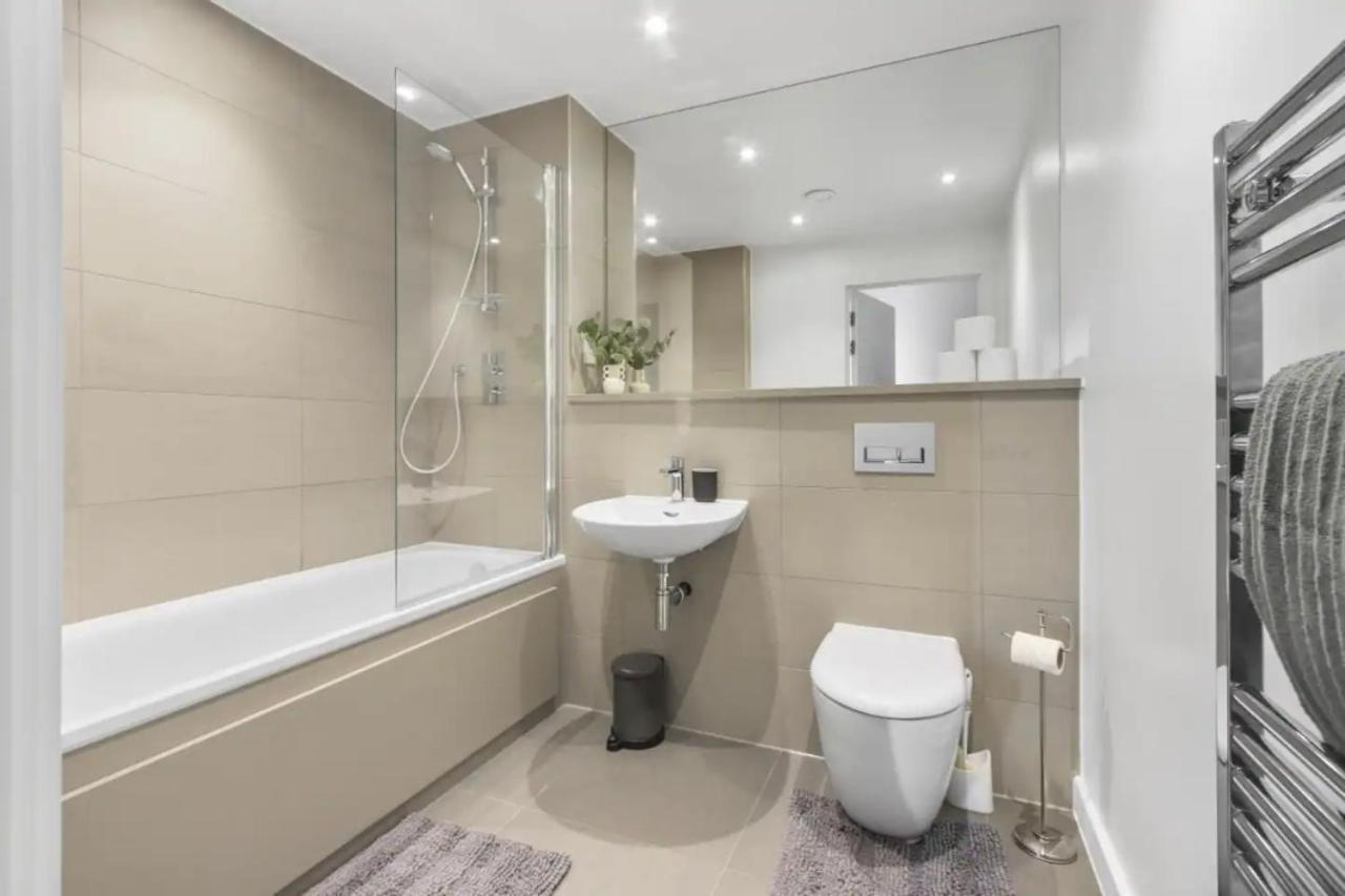 Centrally Located - Modern - 2Bed - 2Bath Apartment London Eksteriør bilde