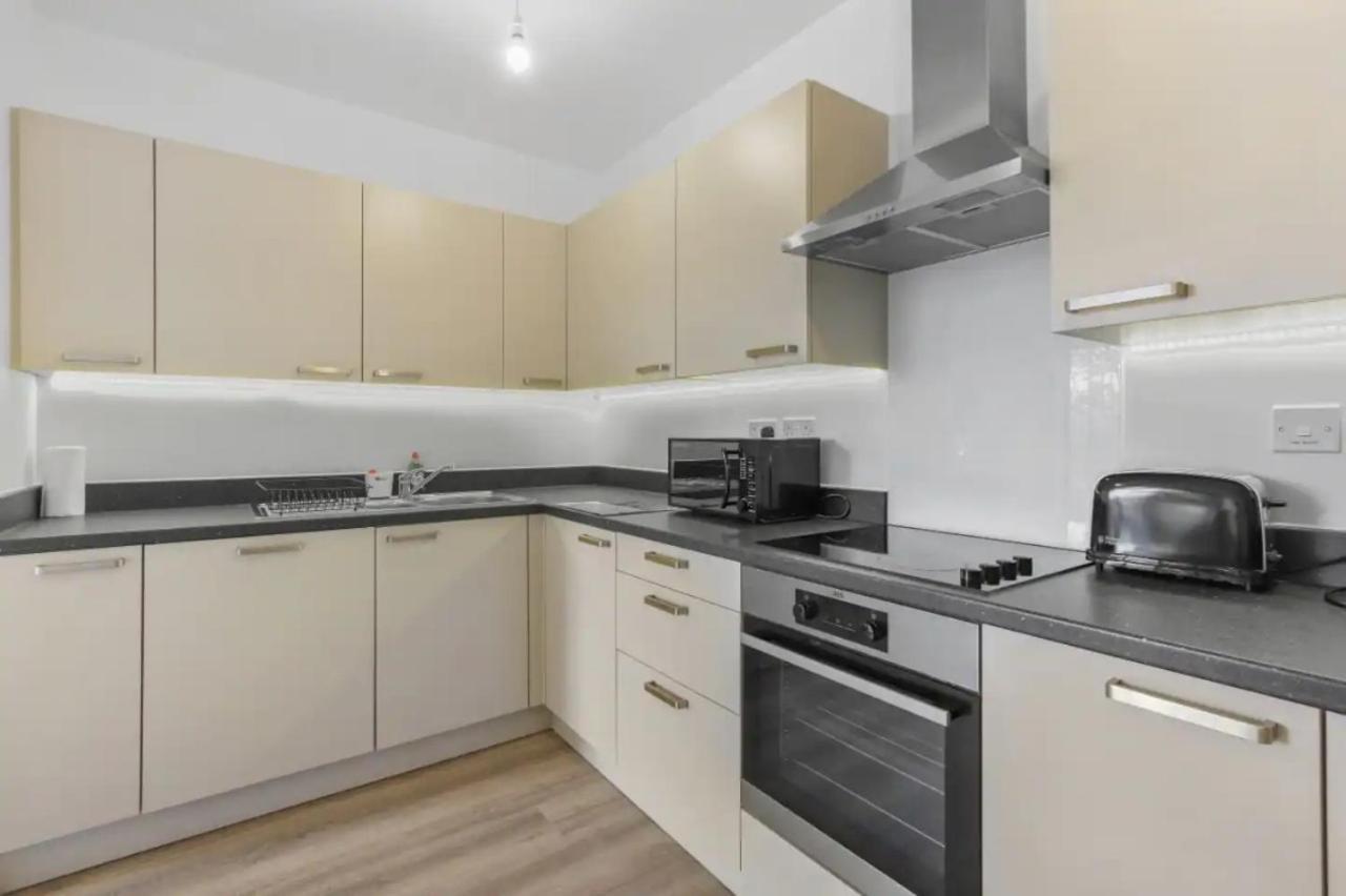 Centrally Located - Modern - 2Bed - 2Bath Apartment London Eksteriør bilde