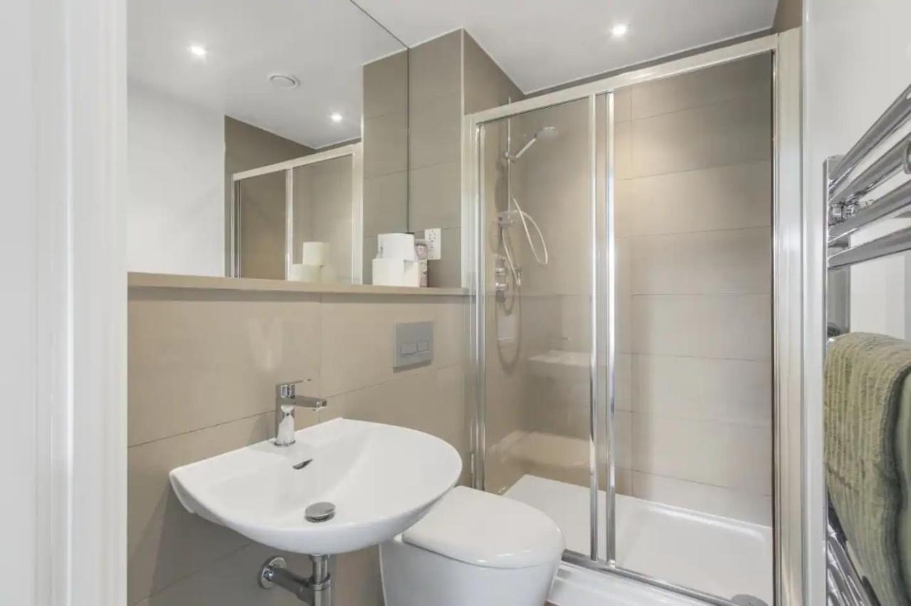 Centrally Located - Modern - 2Bed - 2Bath Apartment London Eksteriør bilde