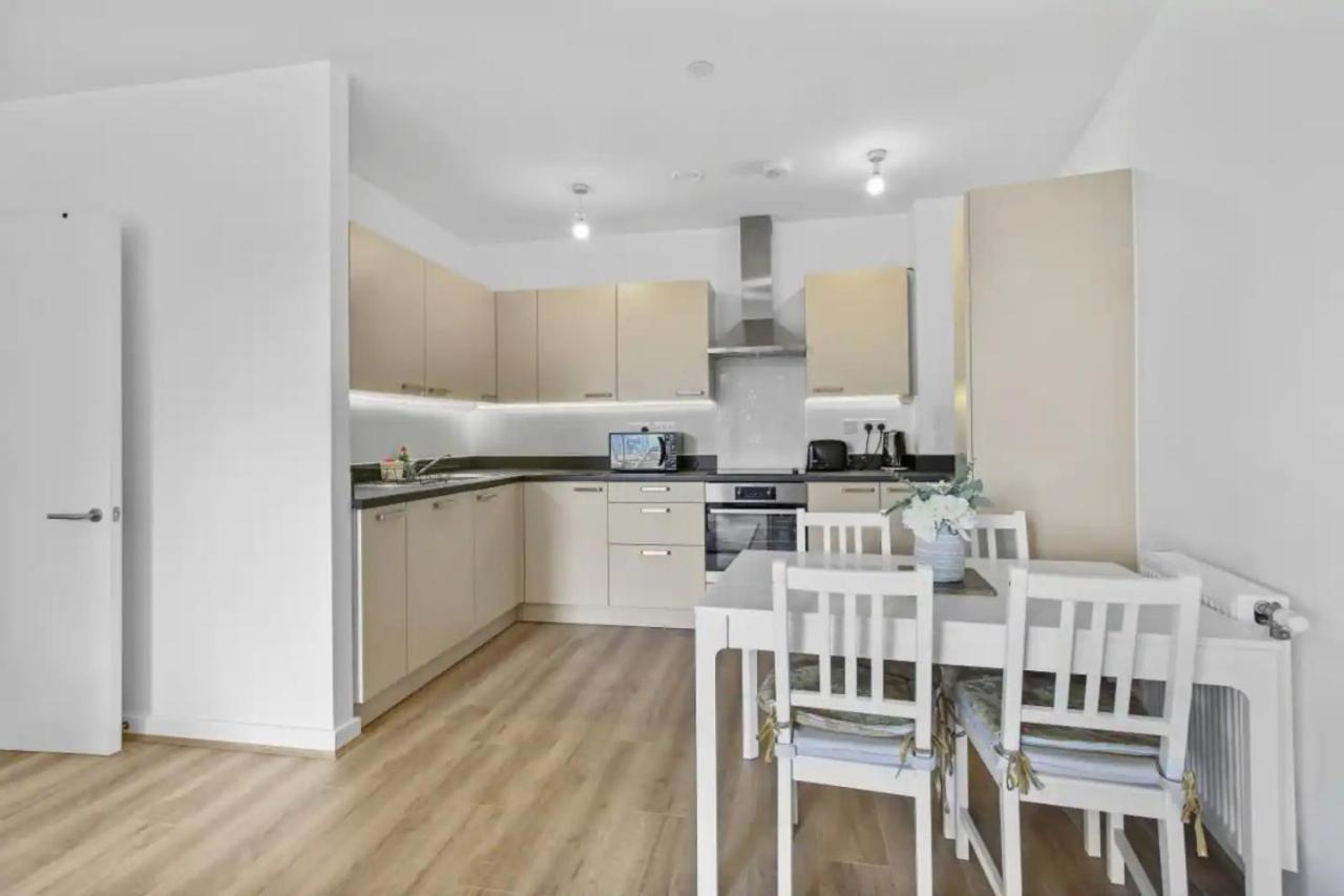 Centrally Located - Modern - 2Bed - 2Bath Apartment London Eksteriør bilde
