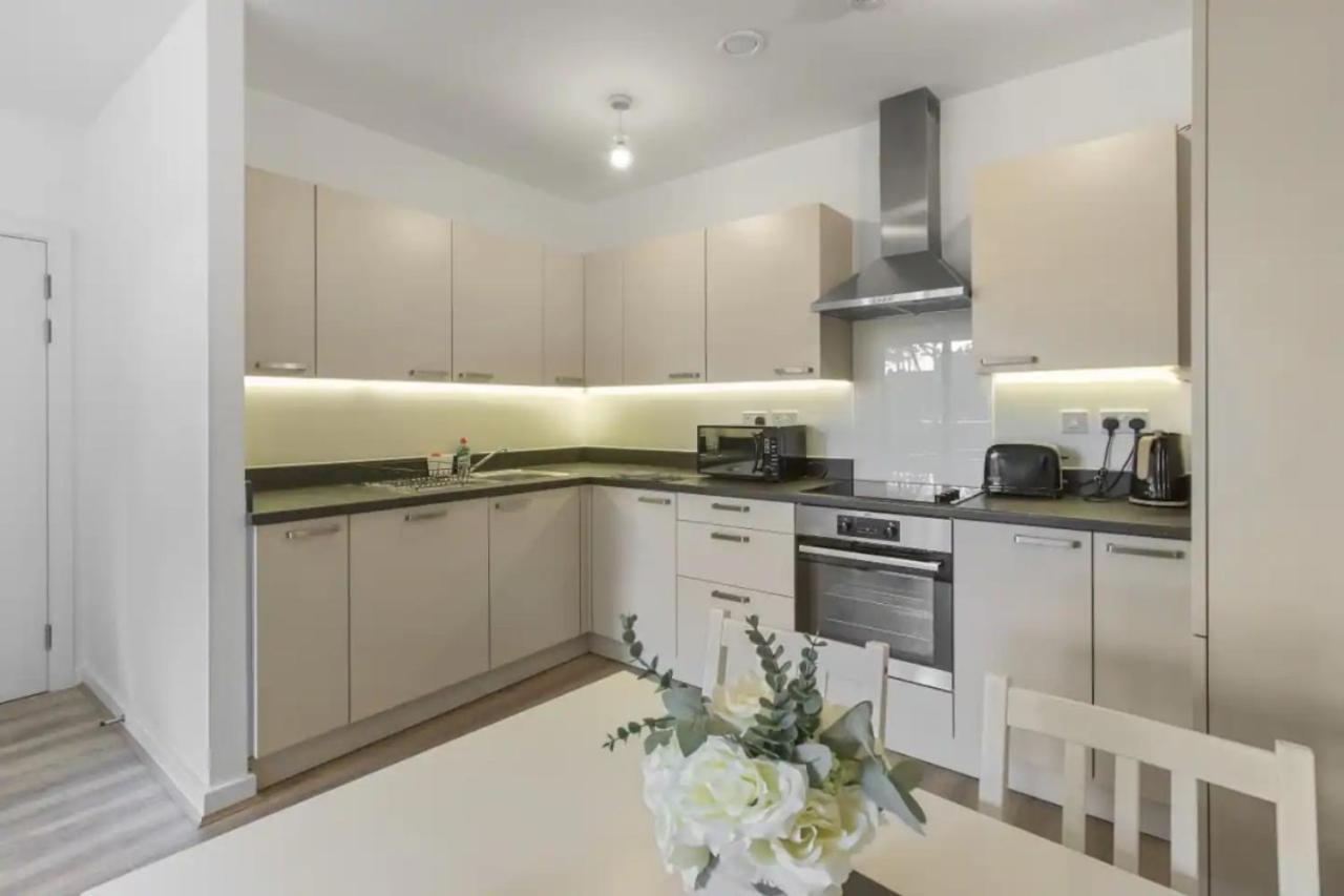 Centrally Located - Modern - 2Bed - 2Bath Apartment London Eksteriør bilde